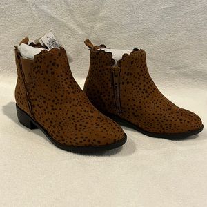 NWT GAP leopard, print, vegan leather booty SZ 11